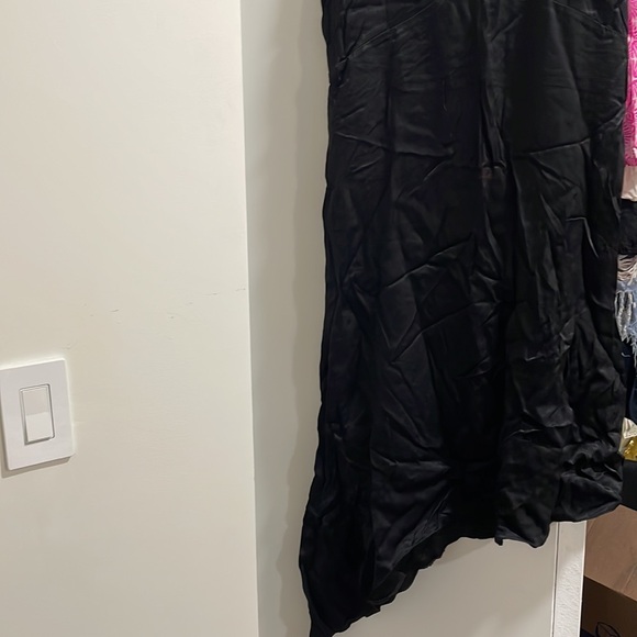 Satin dress - Picture 4 of 4